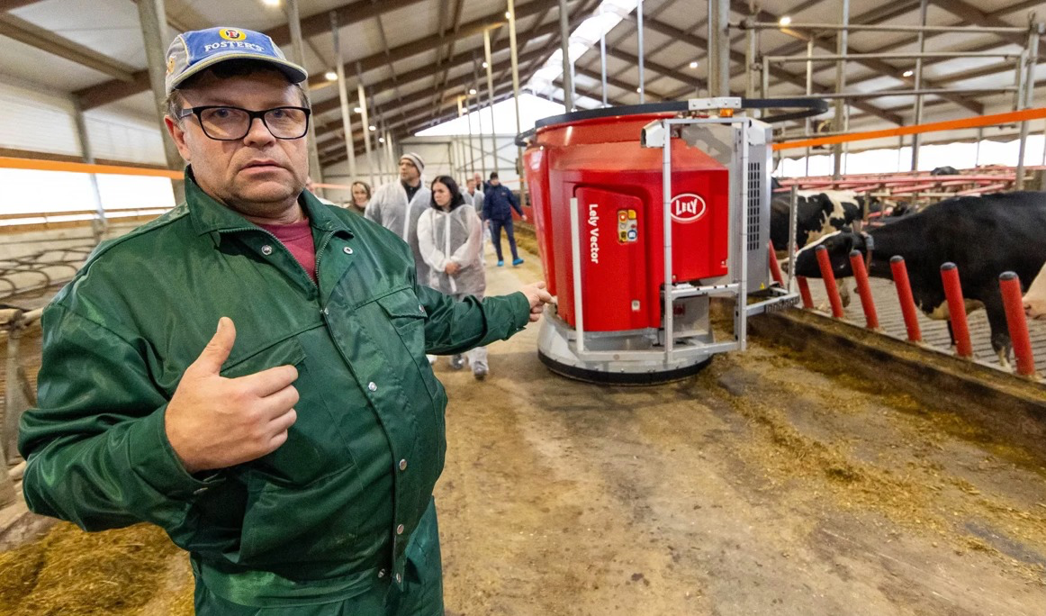 6.novembril toimus Metsajõe puhkemajas ja Mürkal OÜ farmis Lely söötmislahenduste päev. Oma farmi tutvustas külalistele suure uhkusega Allar Arusalu. Farmis oli